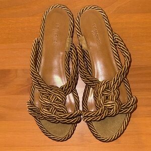 Le Monde Women's Tan Sandals